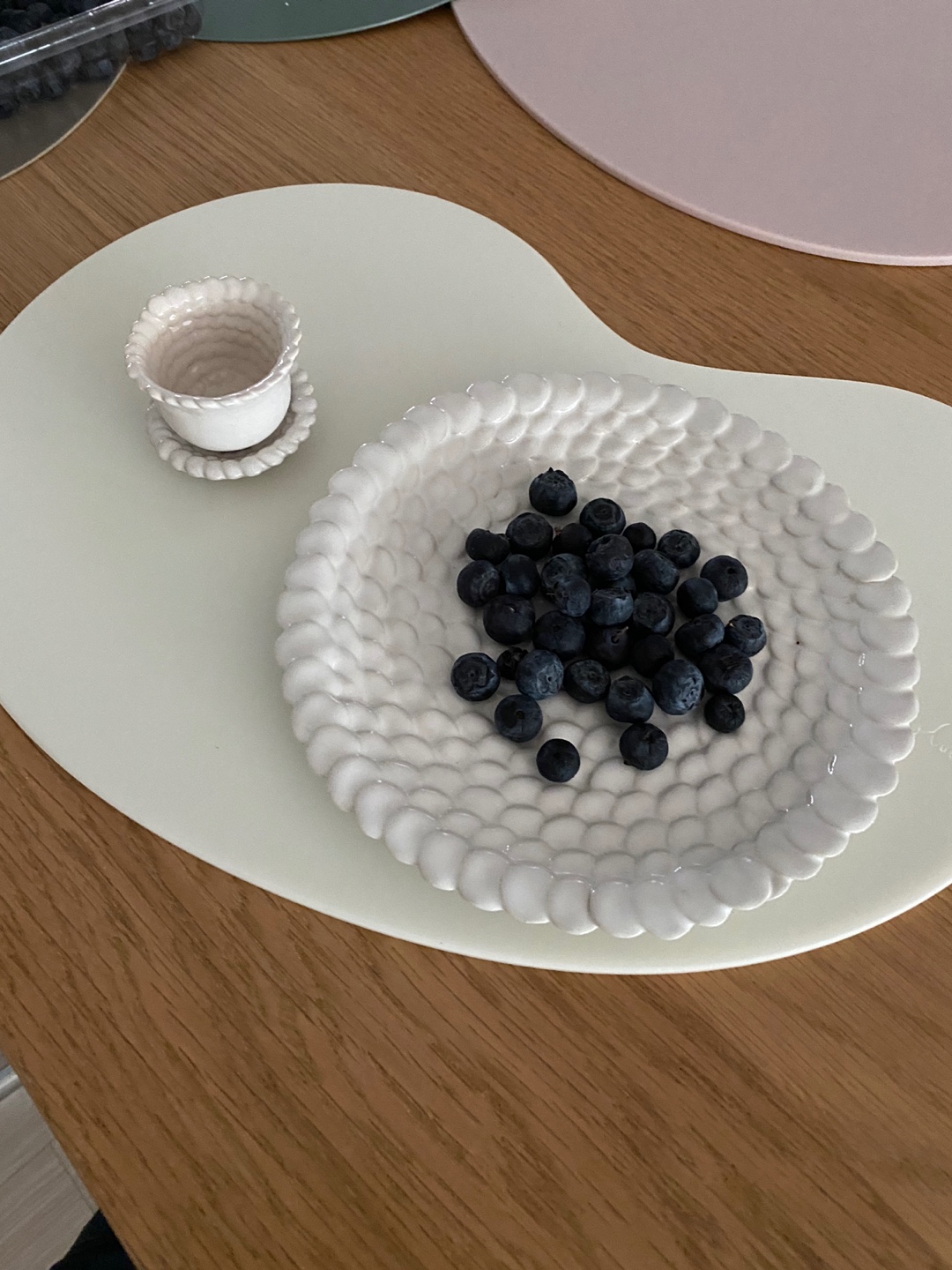 Cream jelly bean table mat
