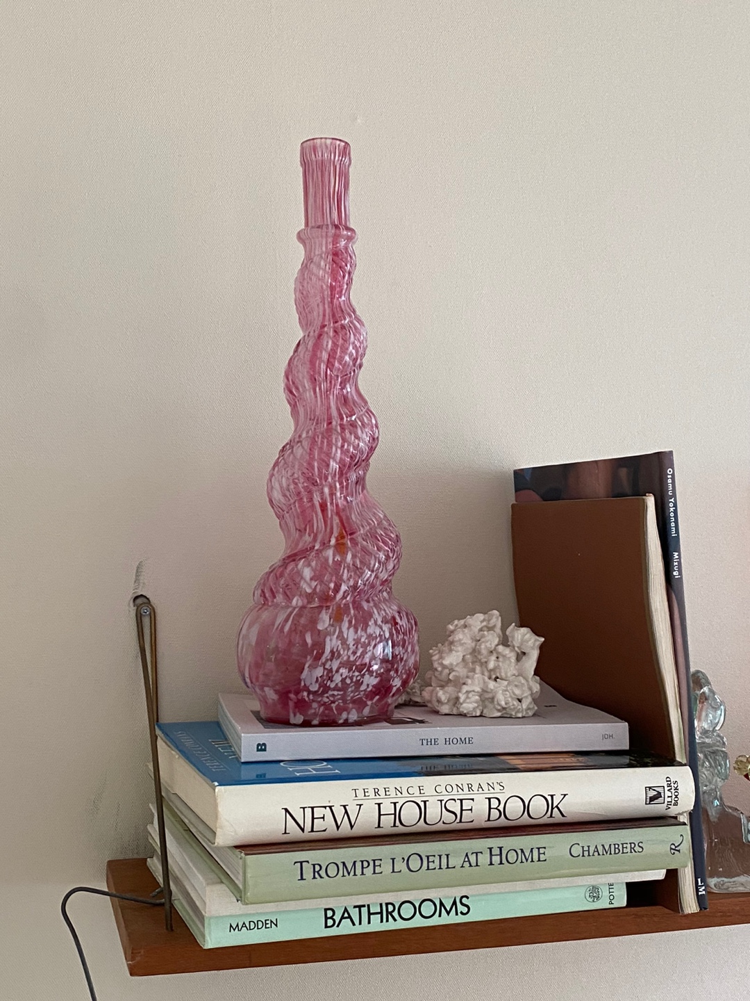 00S` Vintage Pink Twist Glass Vase
