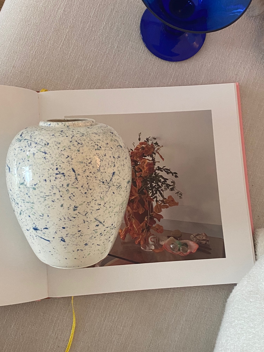 90&#039;S Vintage White Speckled Blue Ceramic Vase